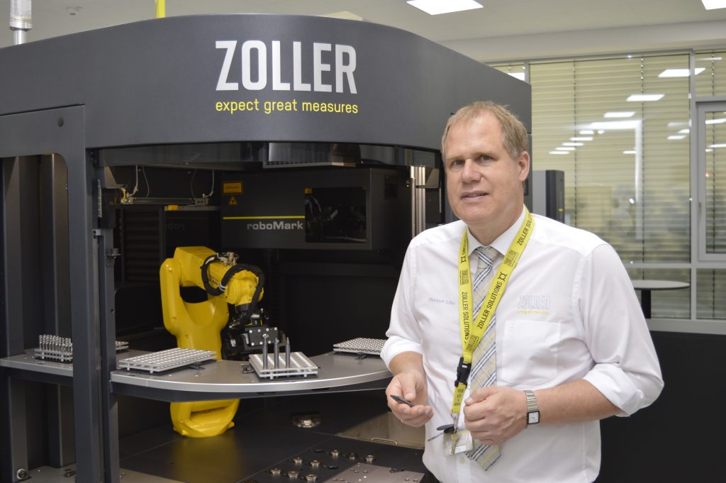 Geschäftsführer Christoph Zoller setzt zunehmend auf Roboterlösungen wie die Roboset-Zelle
