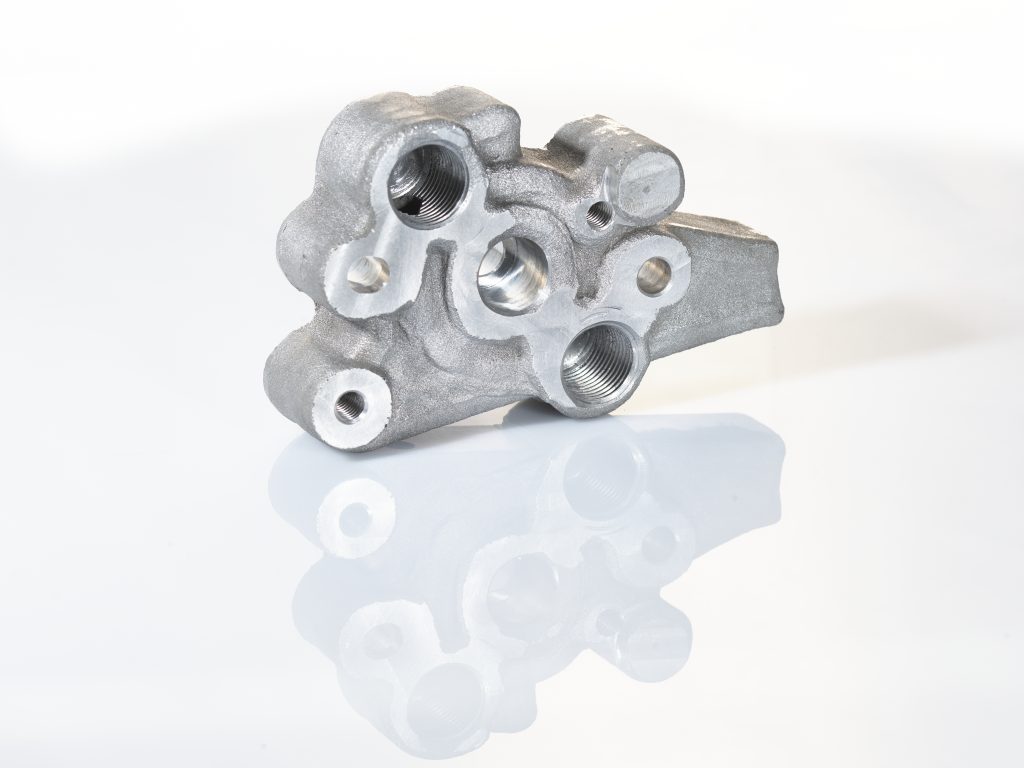 Der Additive Manufacturing-Spezialist 
Spee3d löst mit seiner 3D-Drucktechnologie die Herausforderung bei Nissan.