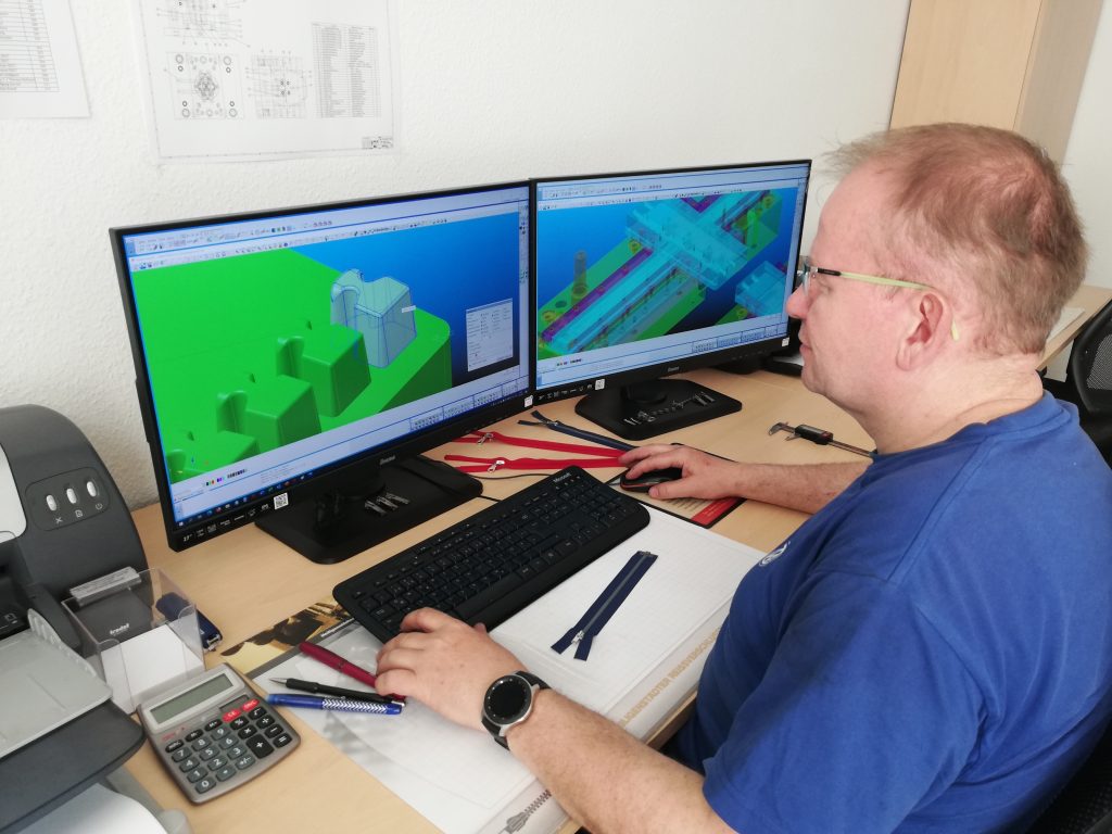 Bernd Kellner bei dem PK0-Produktdesign und der Entwicklung mit der CAD/CAM-Software Pictures by PC