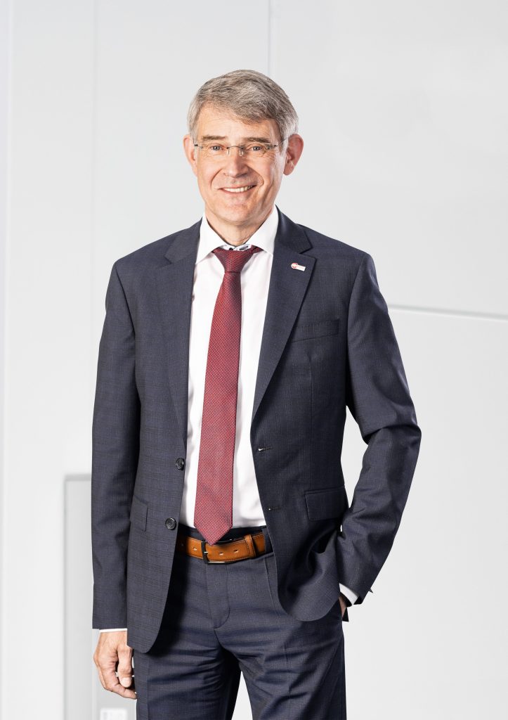 Franz-Xaver Bernhard von der Hermle AG, Gosheim, ist ab 01. Januar 2022 neuer Vorsitzender des VDW und des Fachverbands Werkzeugmaschinen und Fertigungssysteme im VDMA.